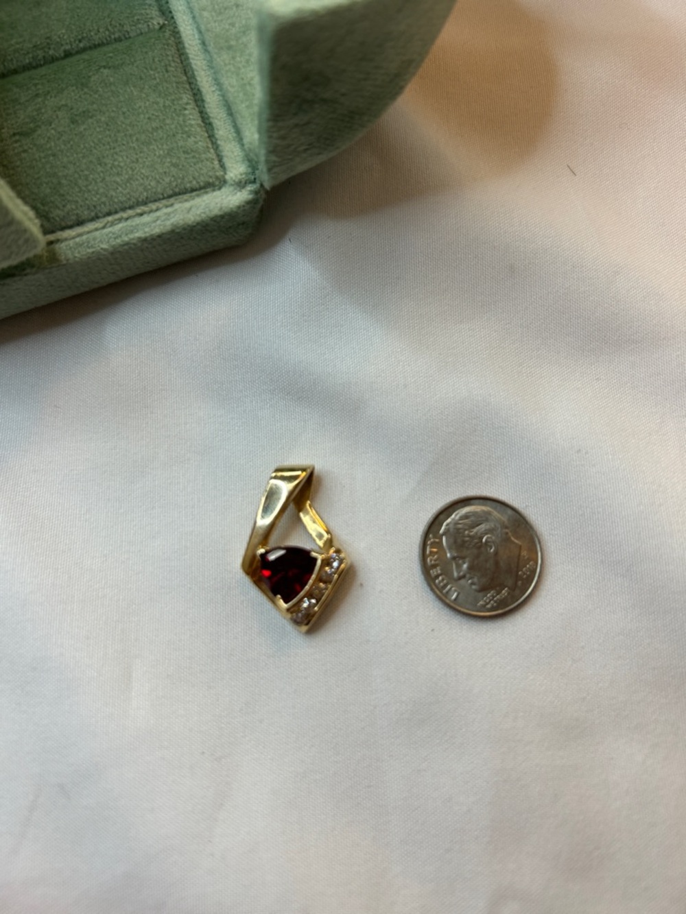 14k solid gold ruby pendant - Picture 3 of 6